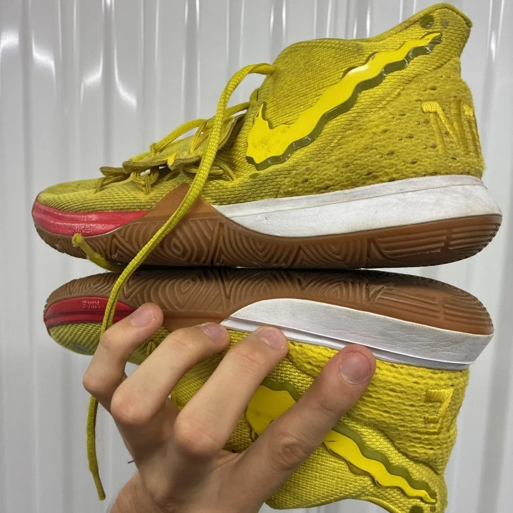 Nike SpongeBob SquarePants x Kyrie 5 SpongeBob RARE - Size 5.5 Y